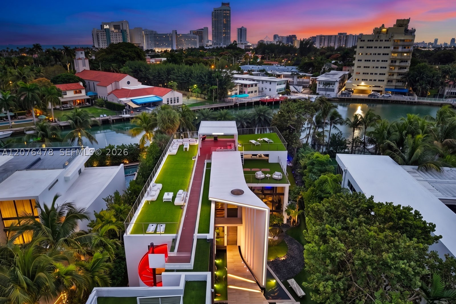528 Lakeview Ct Miami Beach, FL 33140