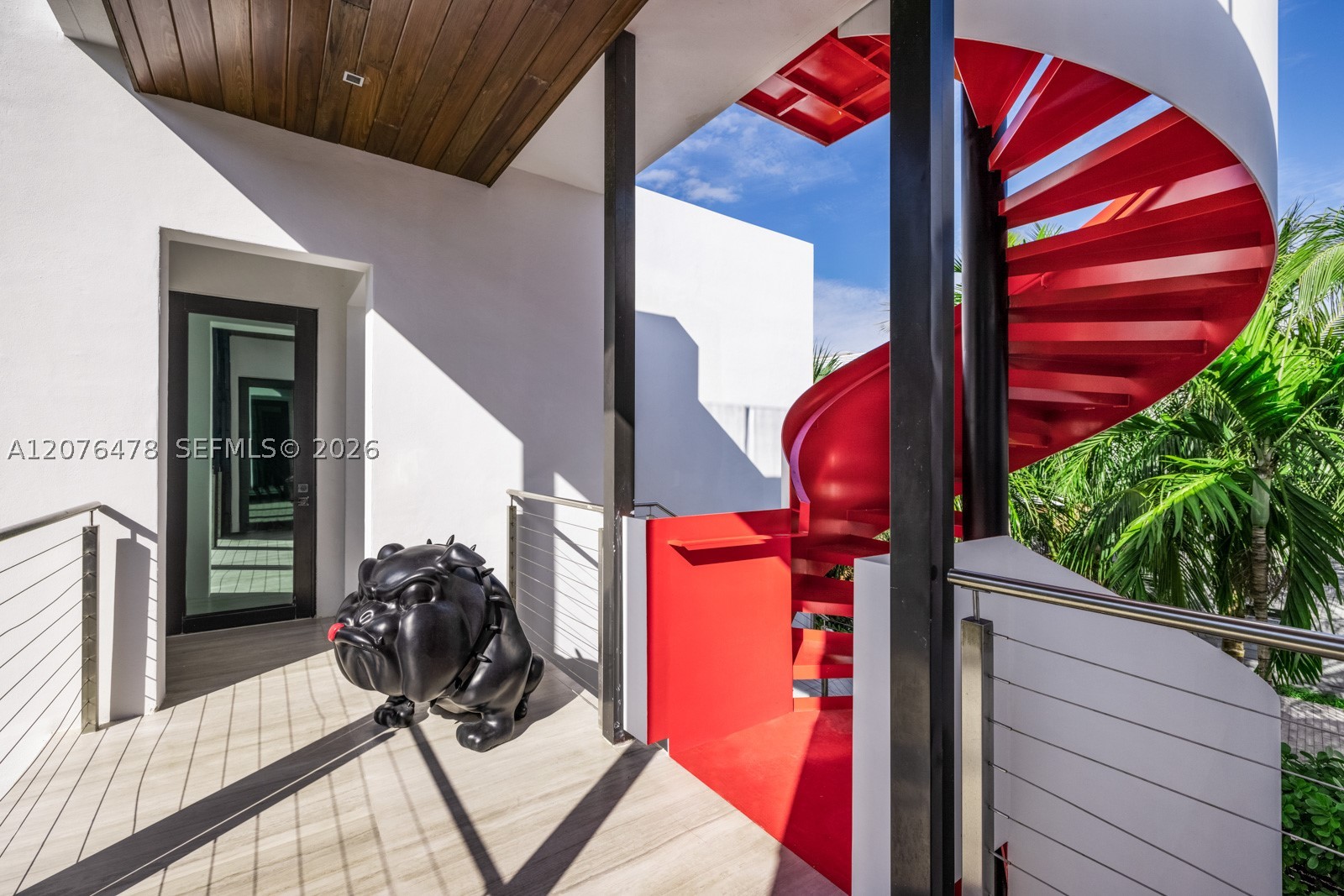 528 Lakeview Ct Miami Beach, FL 33140