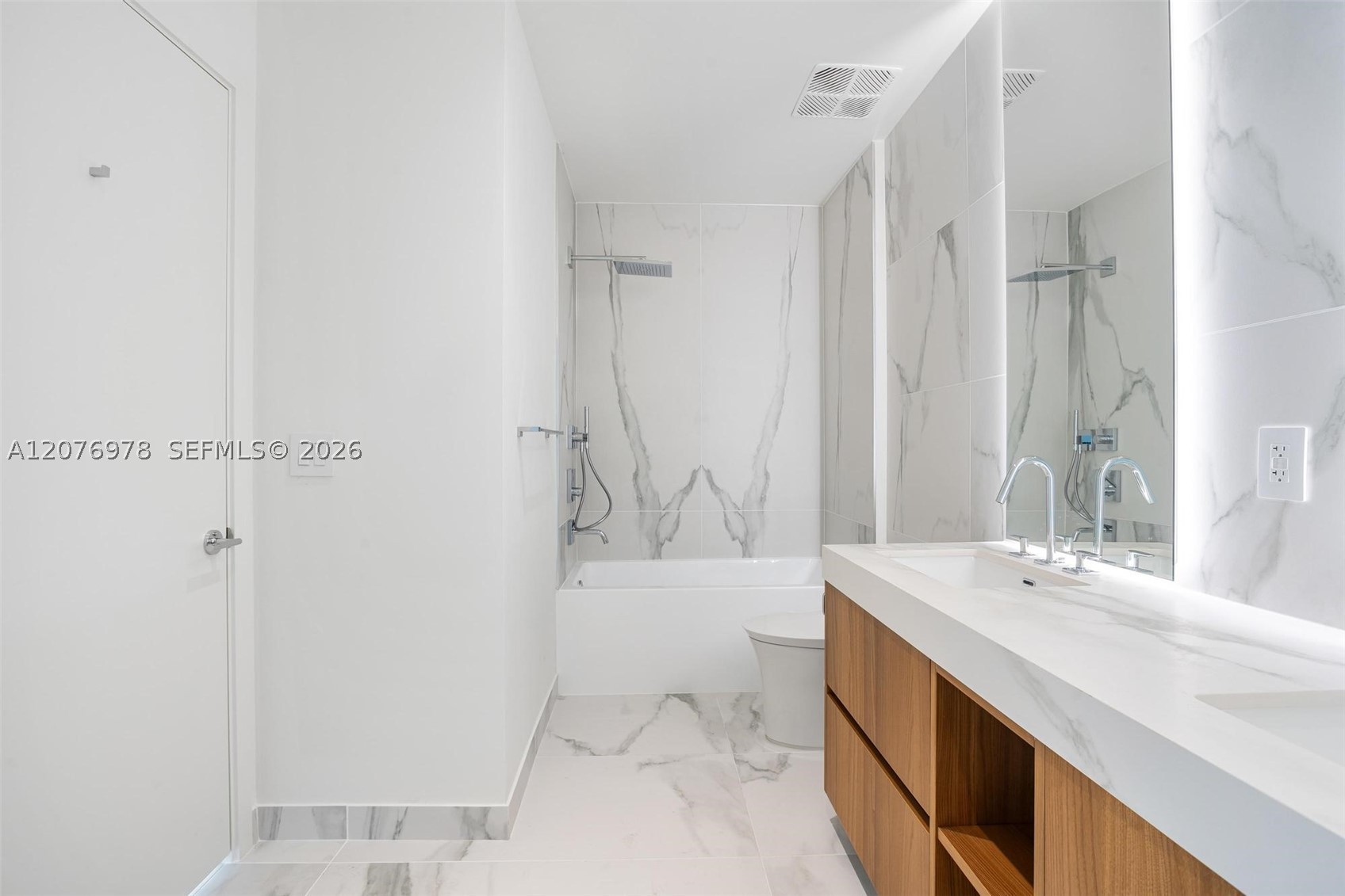 1400 Biscayne Blvd #2507 Miami, FL 33132