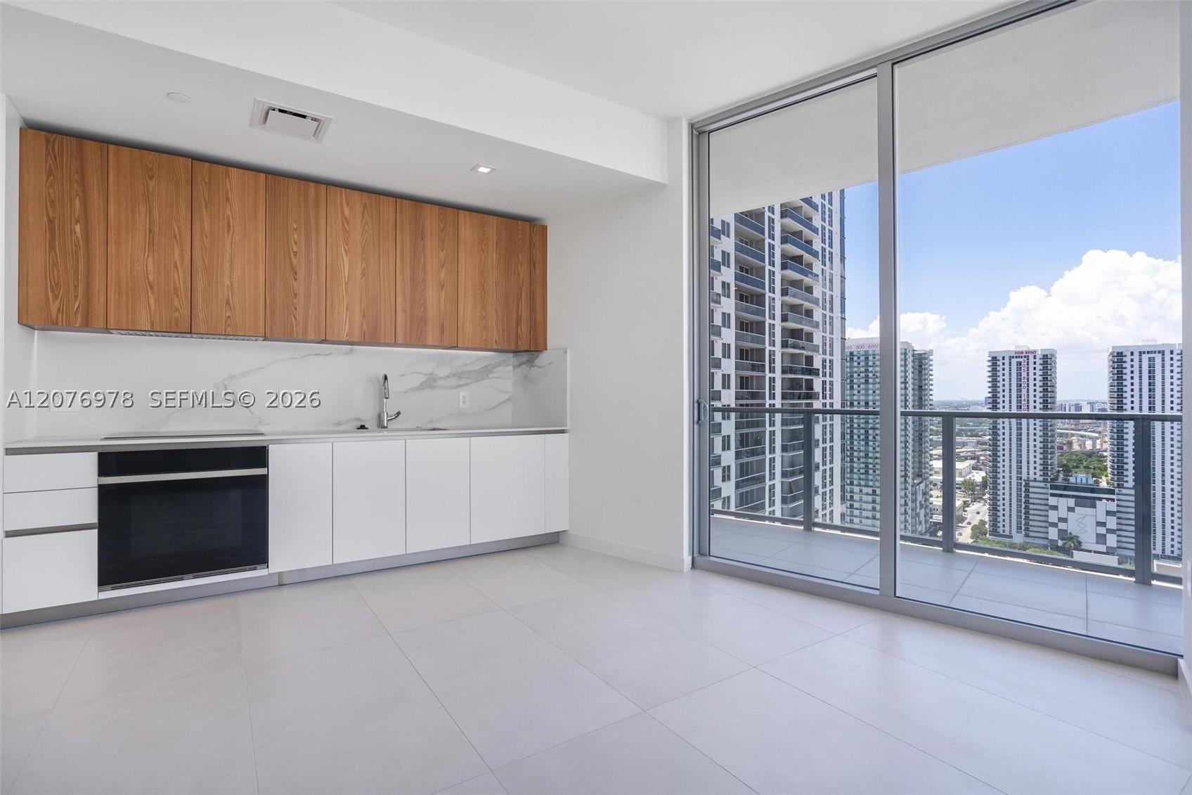1400 Biscayne Blvd #2507 Miami, FL 33132
