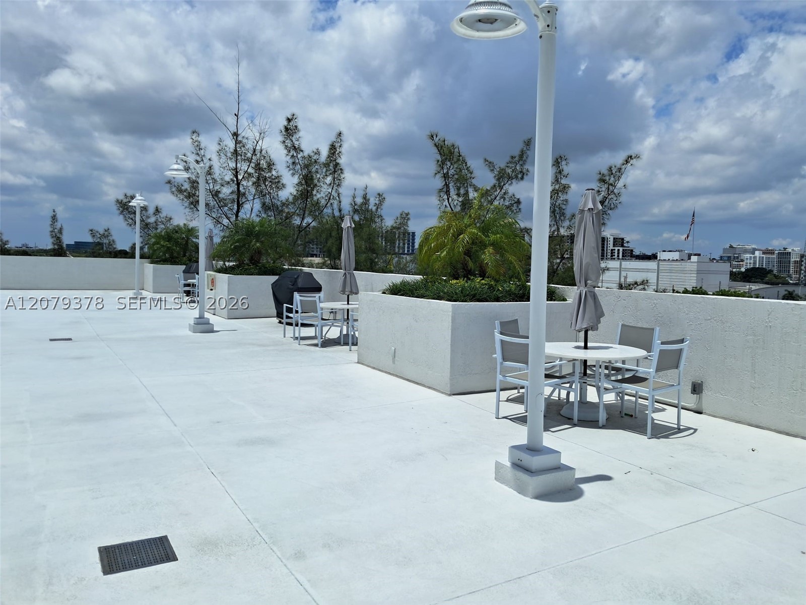 image 1800 Biscayne Plaza19
