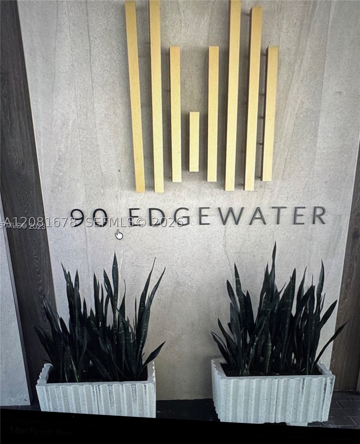 90 Edgewater Dr #121
