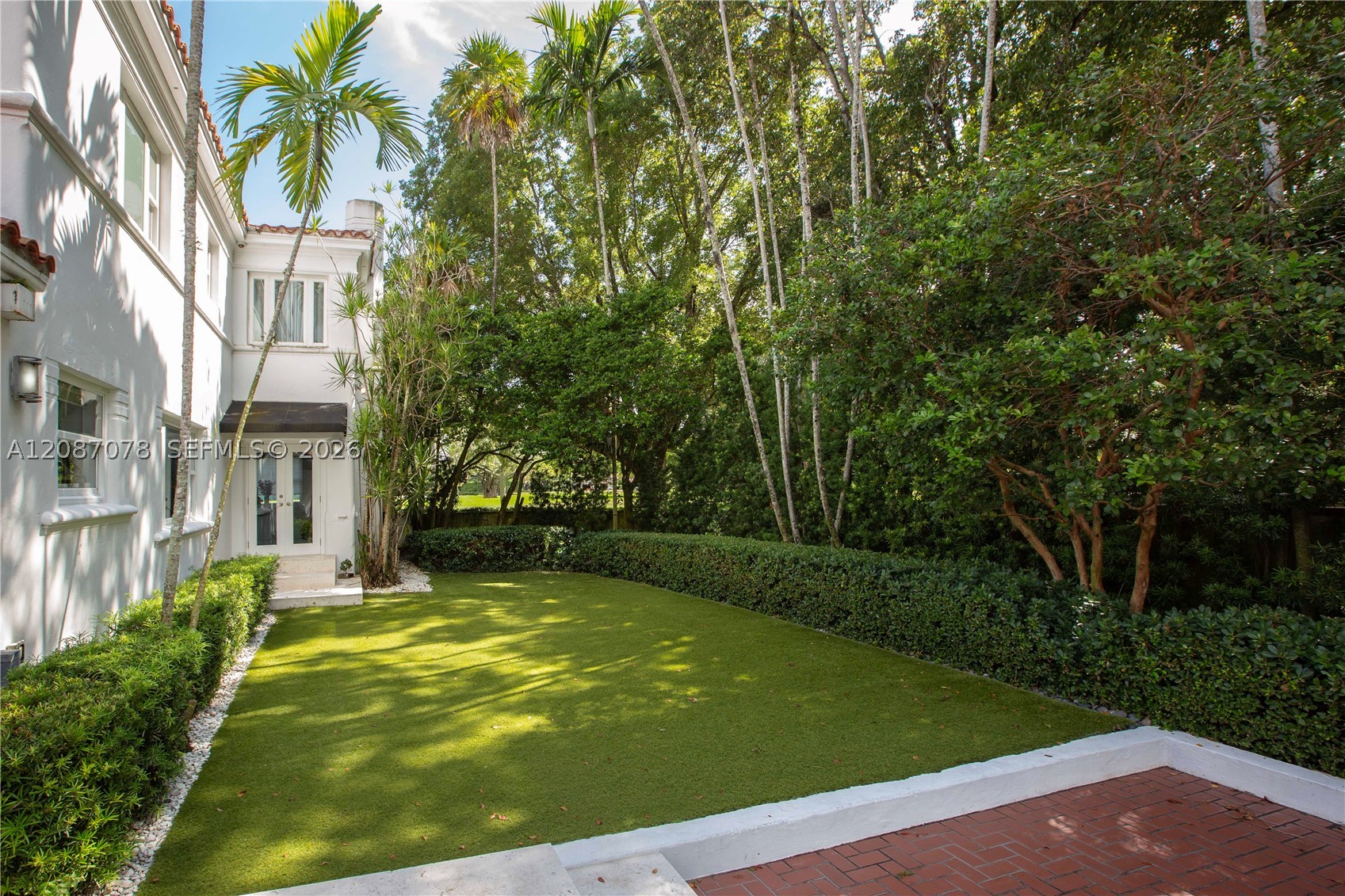 1261 N Greenway Dr Coral Gables, FL 33134