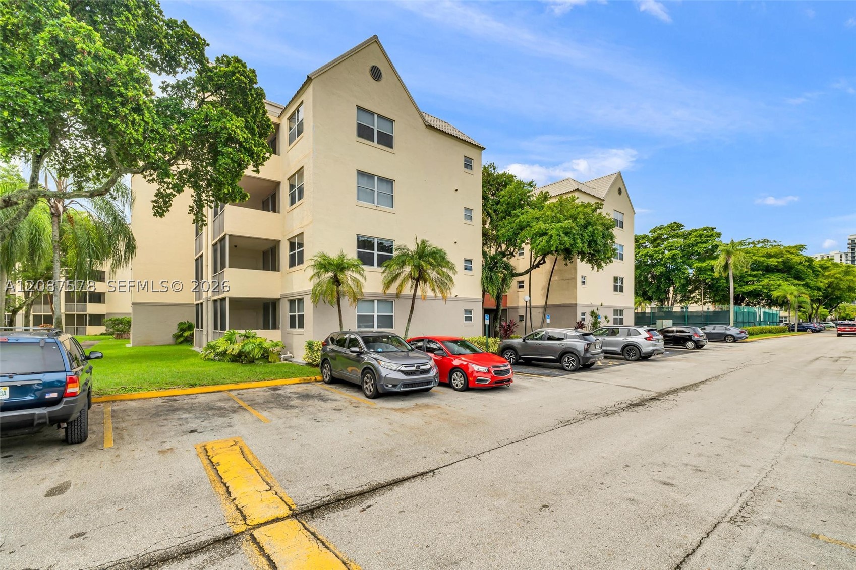 8255 Lake Dr #304