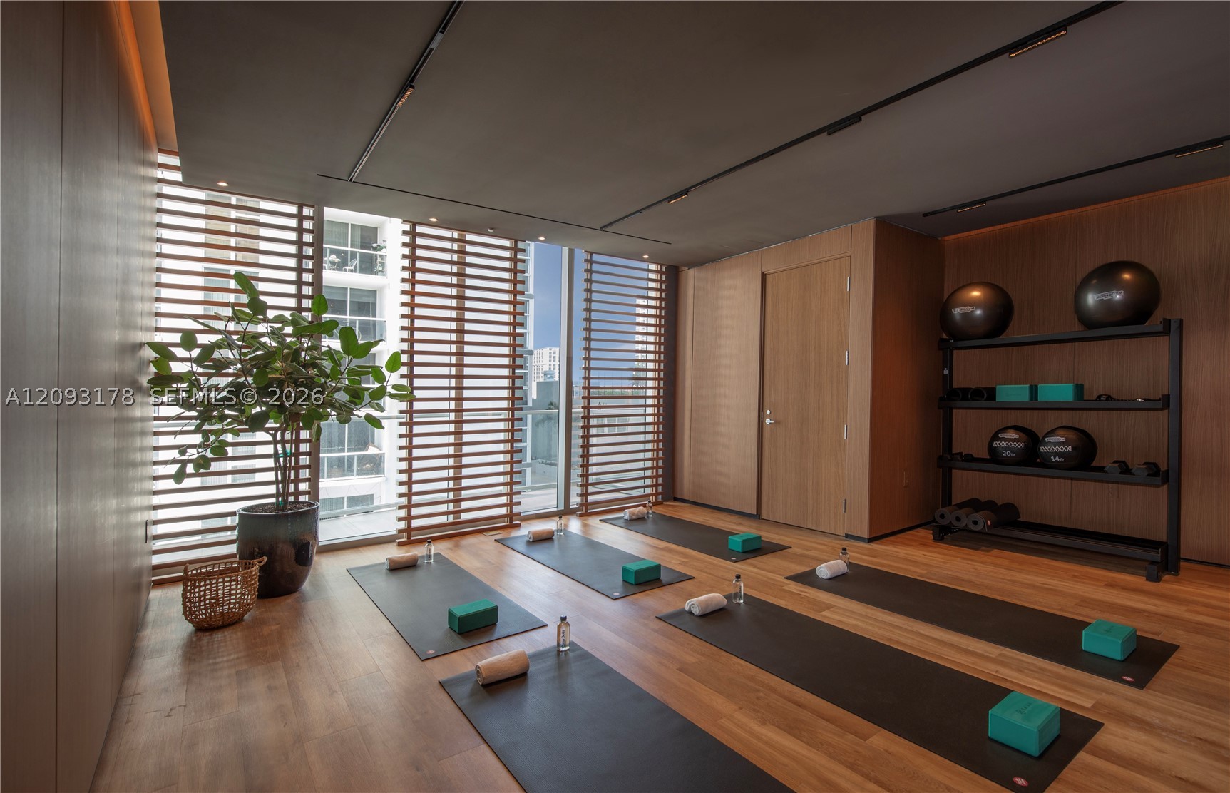 1400 Biscayne Blvd #5101 Miami, FL 33132