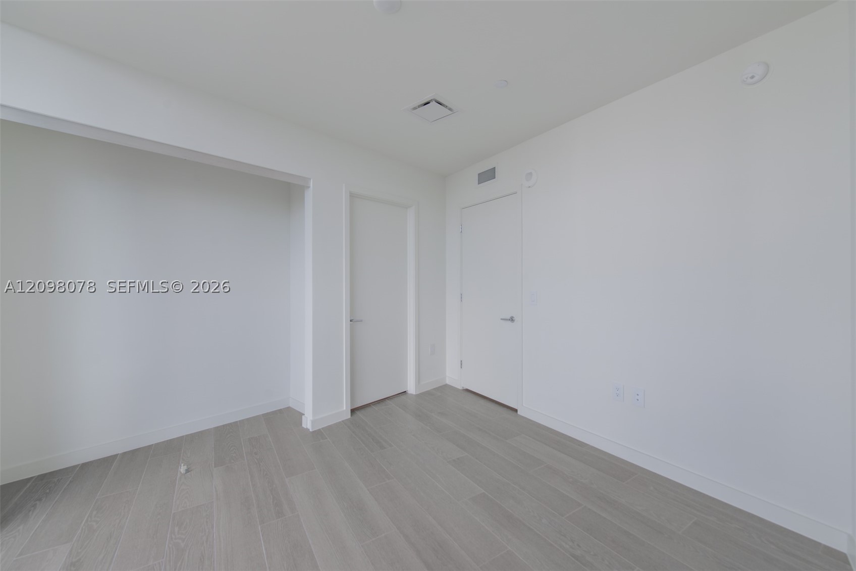1400 Biscayne Blvd #2207 Miami, FL 33132