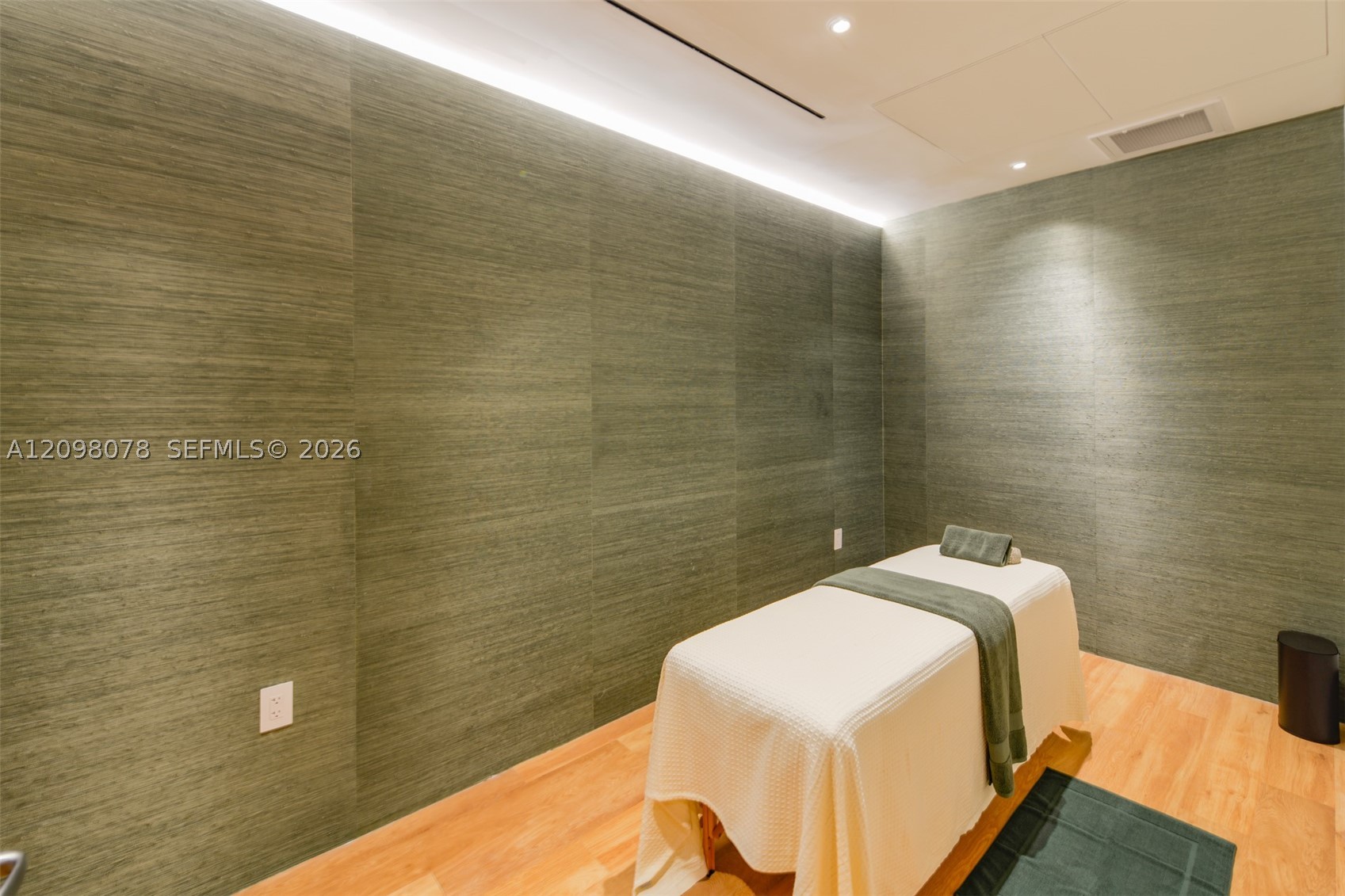 1400 Biscayne Blvd #2207 Miami, FL 33132