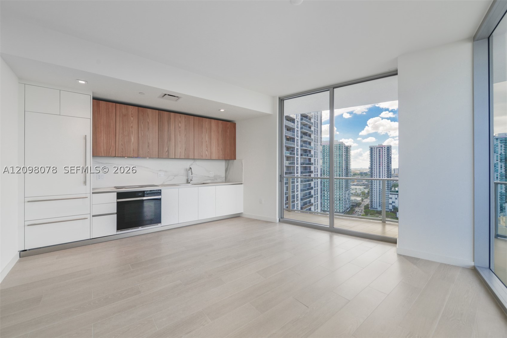 1400 Biscayne Blvd #2207 Miami, FL 33132