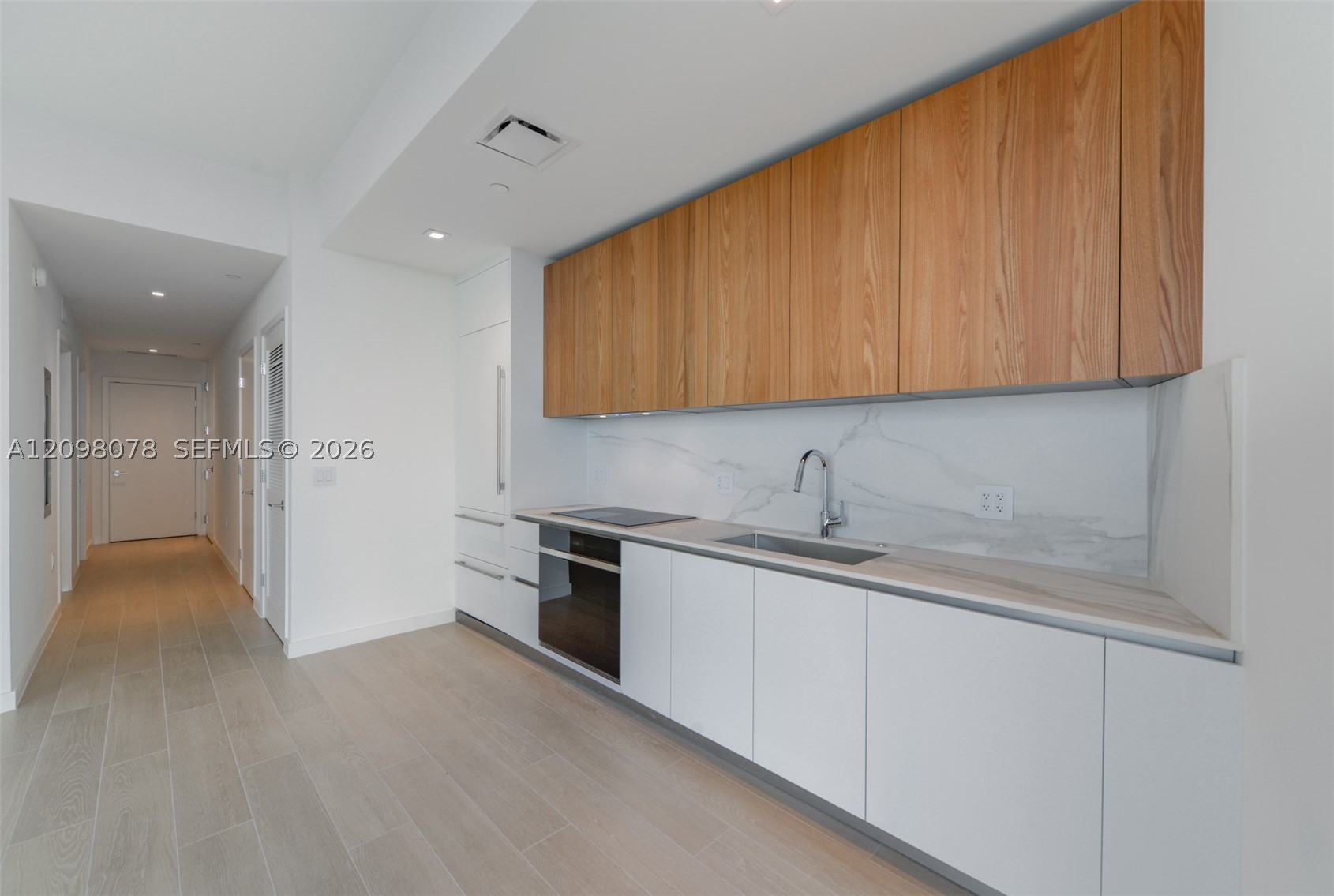 1400 Biscayne Blvd #2207 Miami, FL 33132