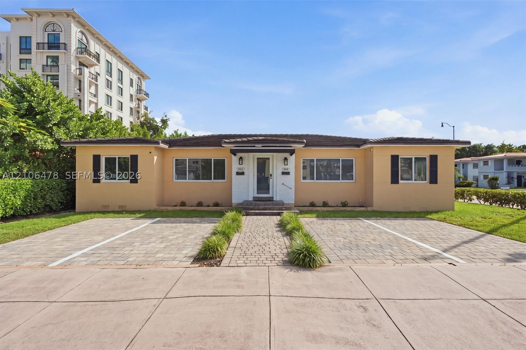 352 Catalonia Ave