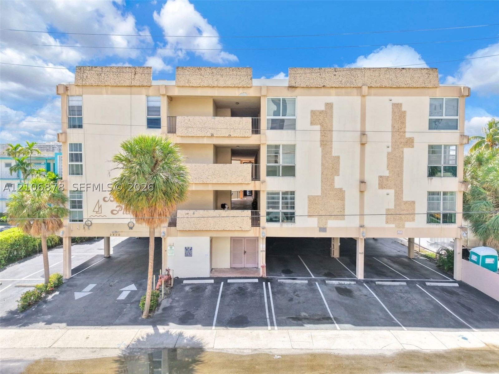 2420 Diana Dr #306