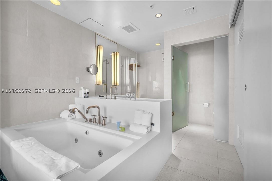 3101 Bayshore Dr #701 Fort Lauderdale, FL 33304