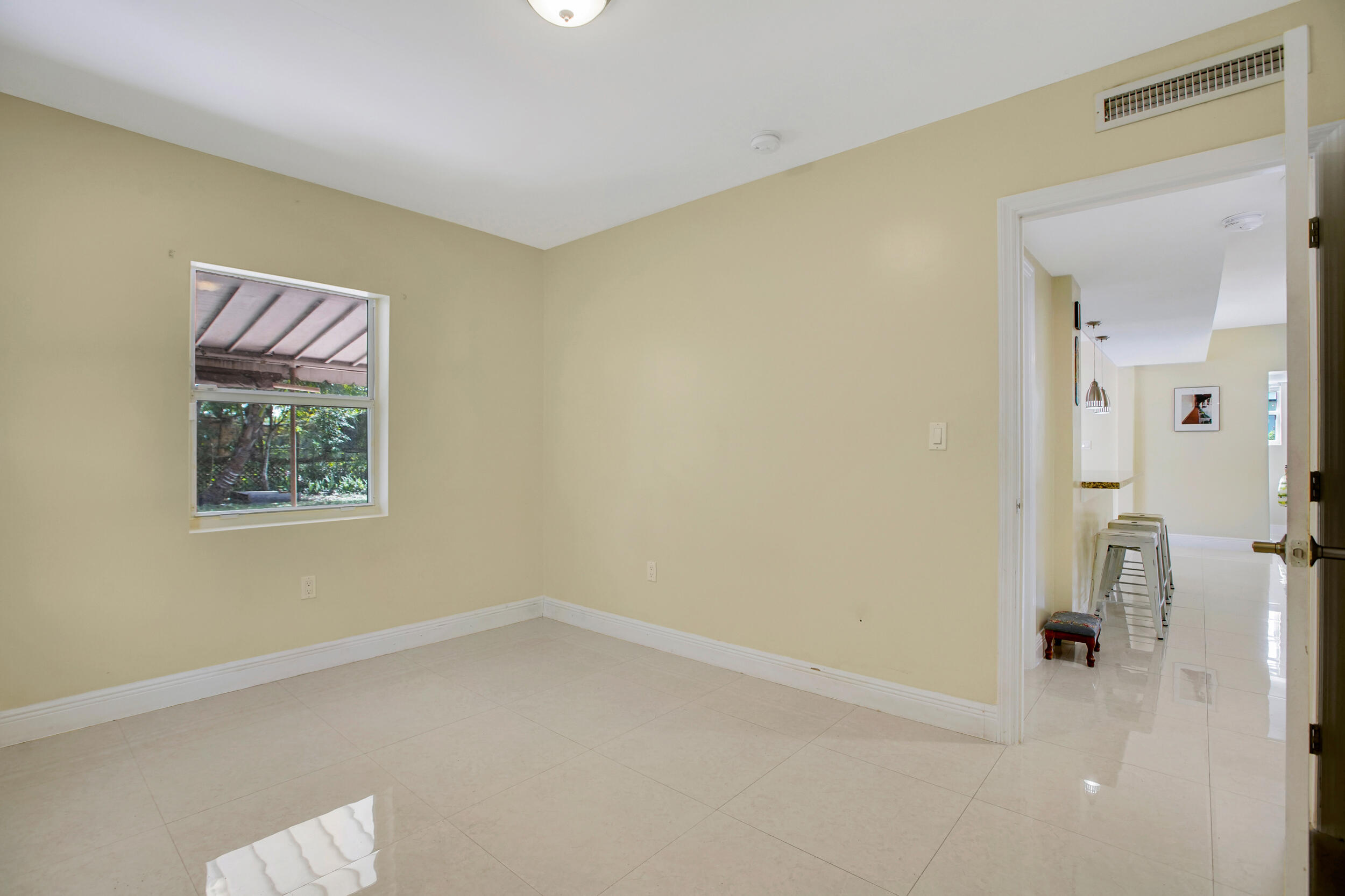 830 NE 140th North Miami, FL 33161