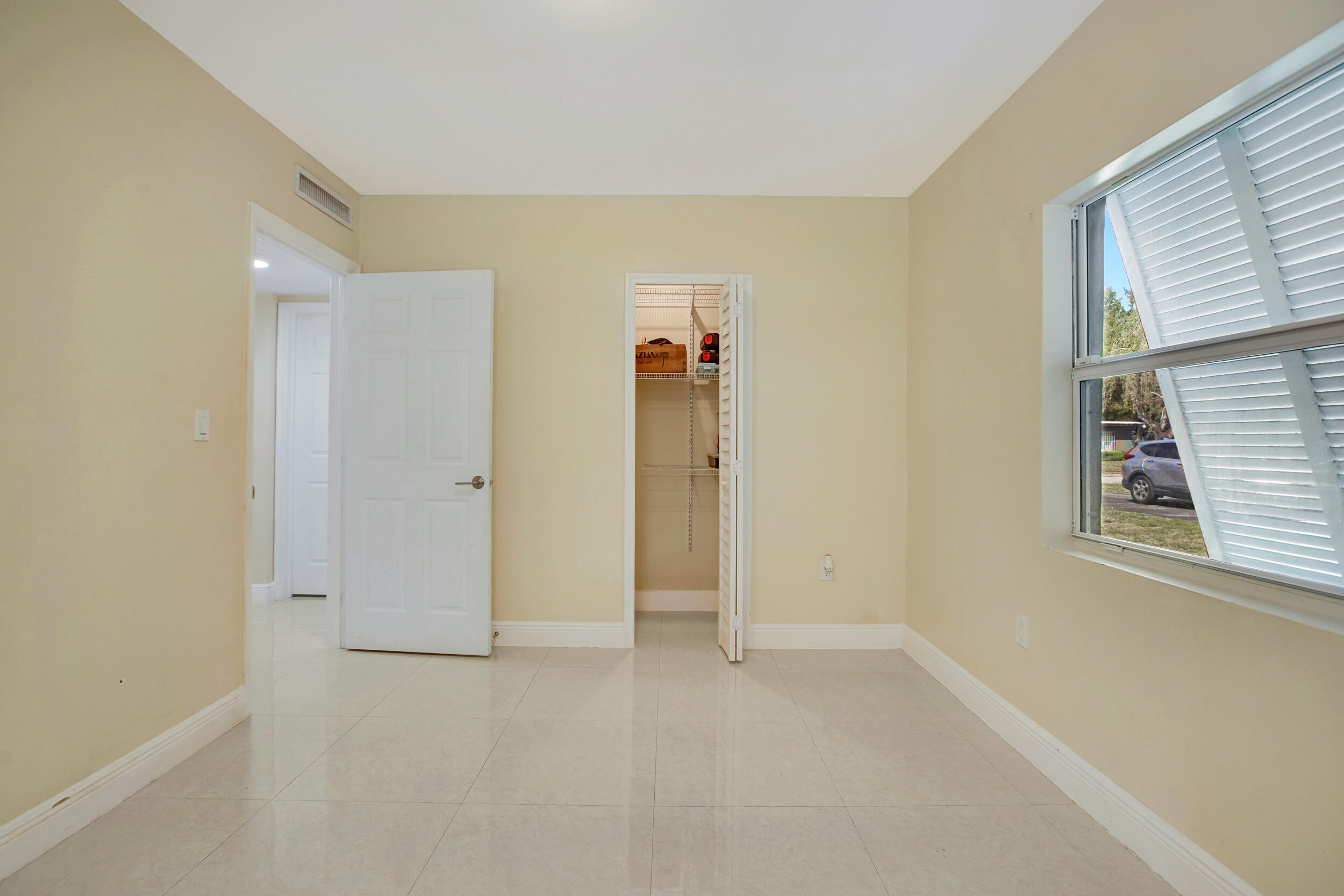 830 NE 140th North Miami, FL 33161