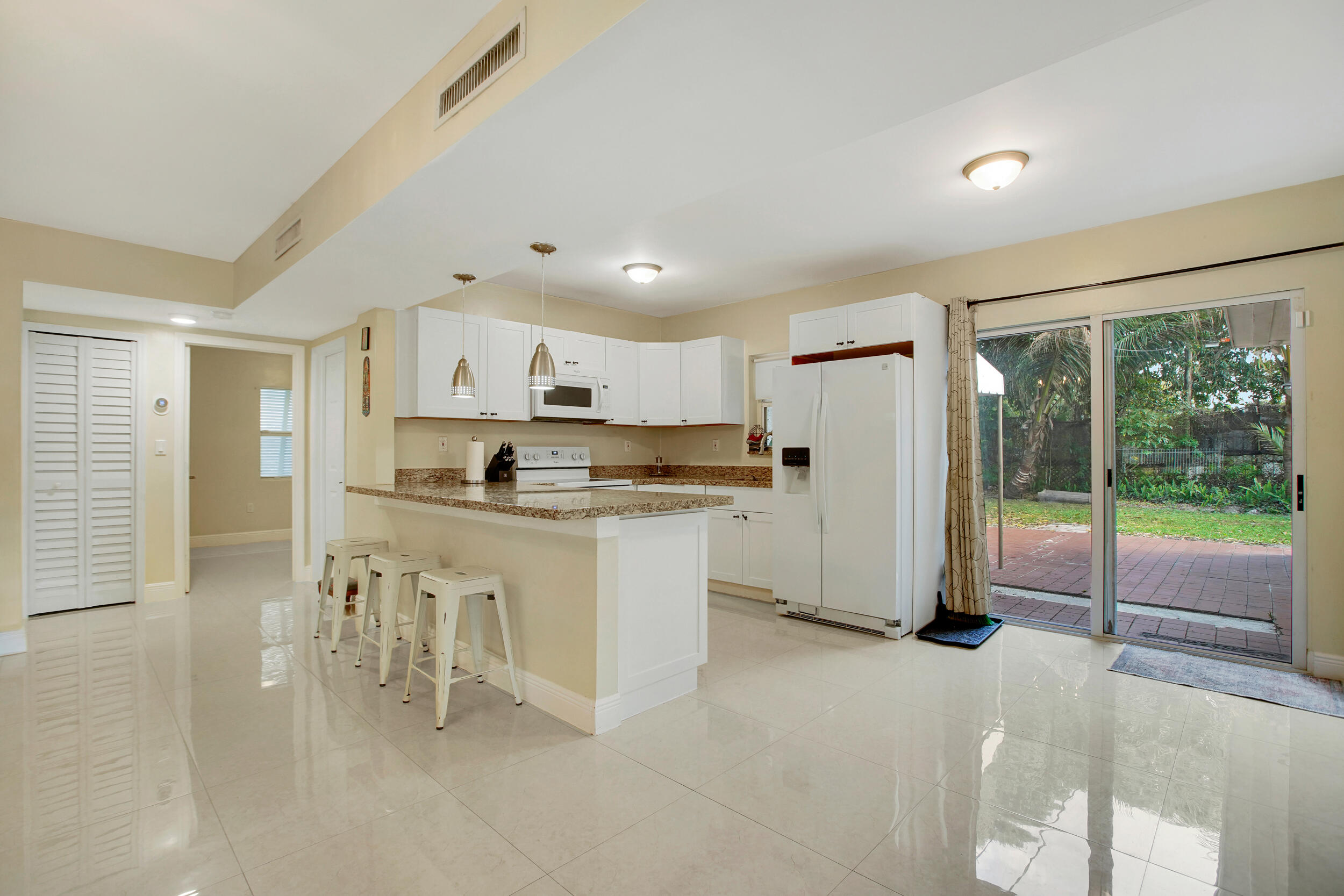 830 NE 140th North Miami, FL 33161