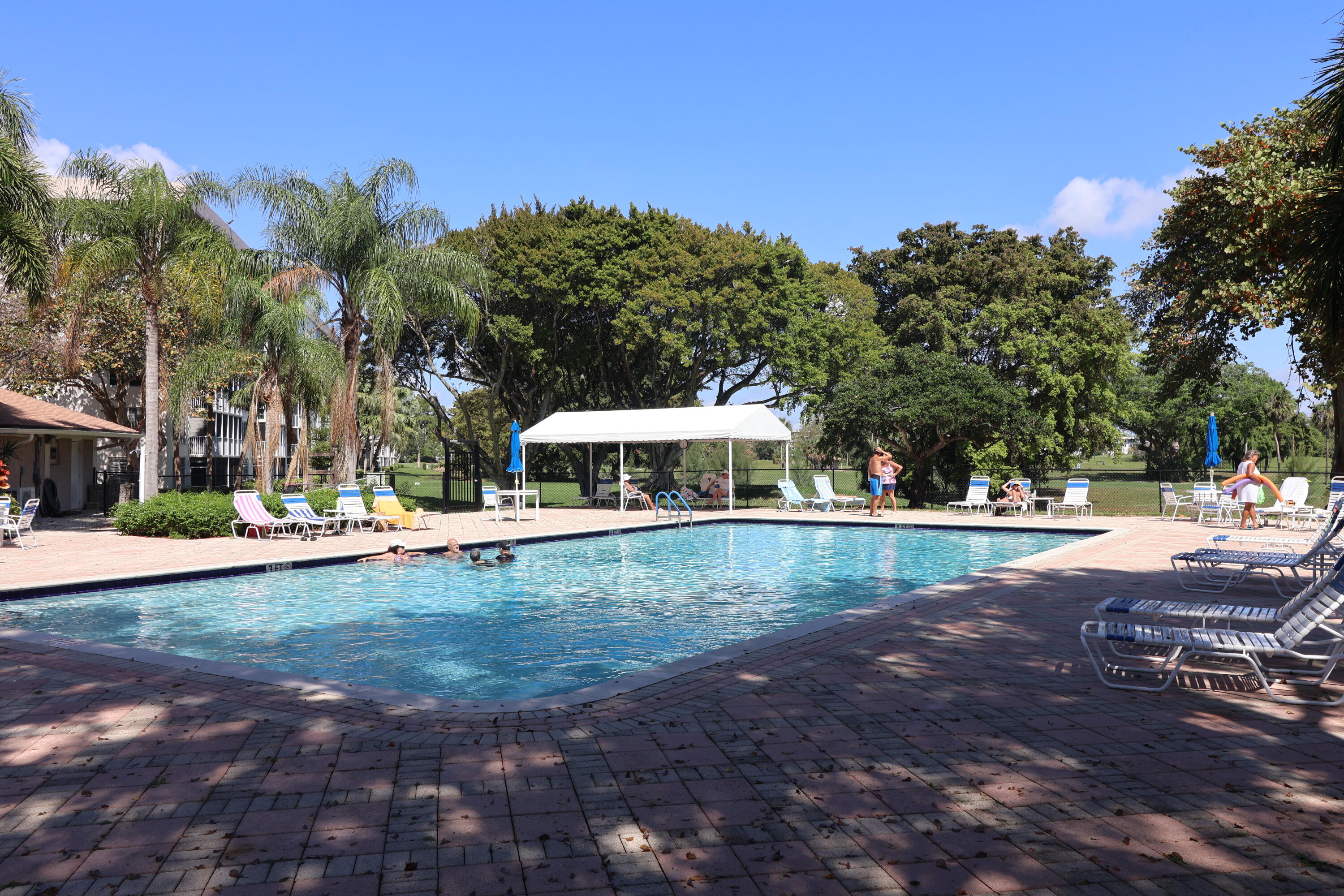 2651 S Palm Aire #101