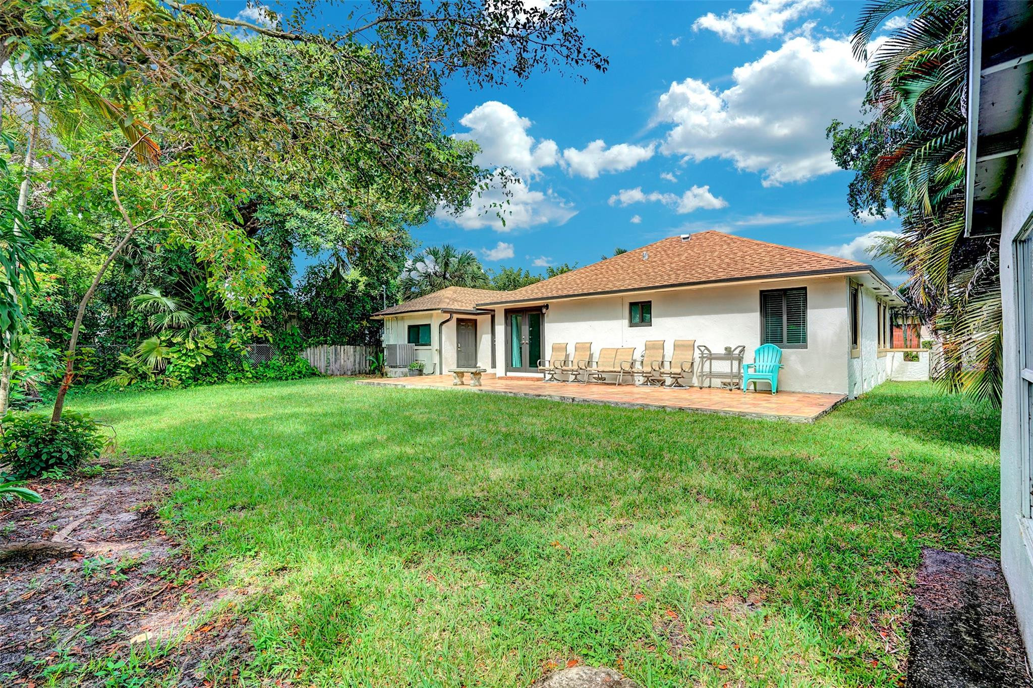 3208 Beacon Pompano Beach, FL 33062