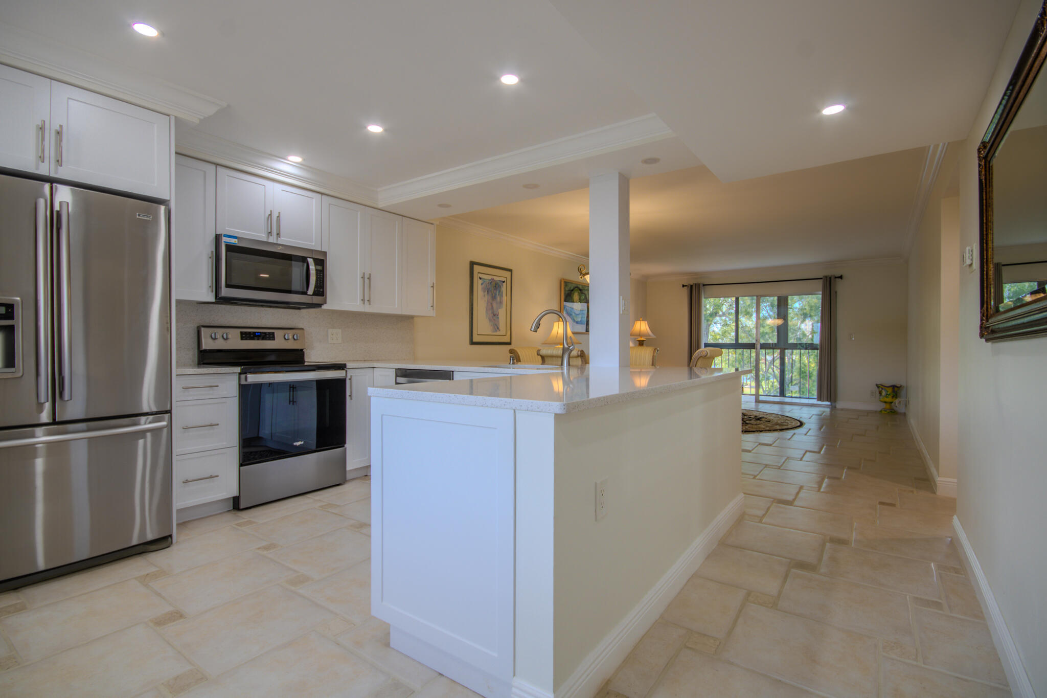 14375 Strathmore #404