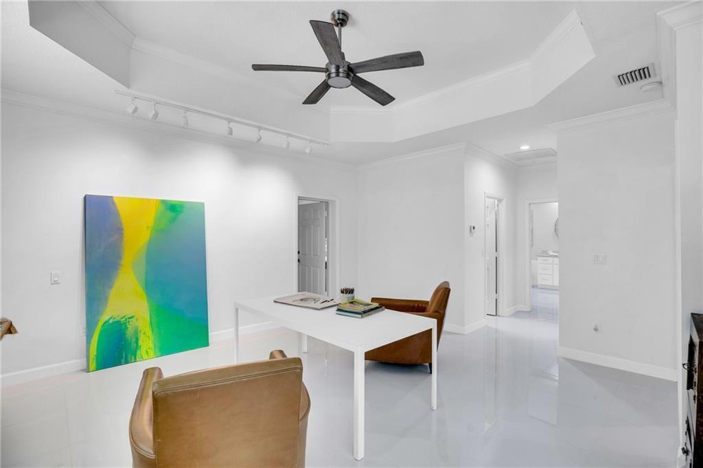 31 S White Jewel Vero Beach, FL 32963