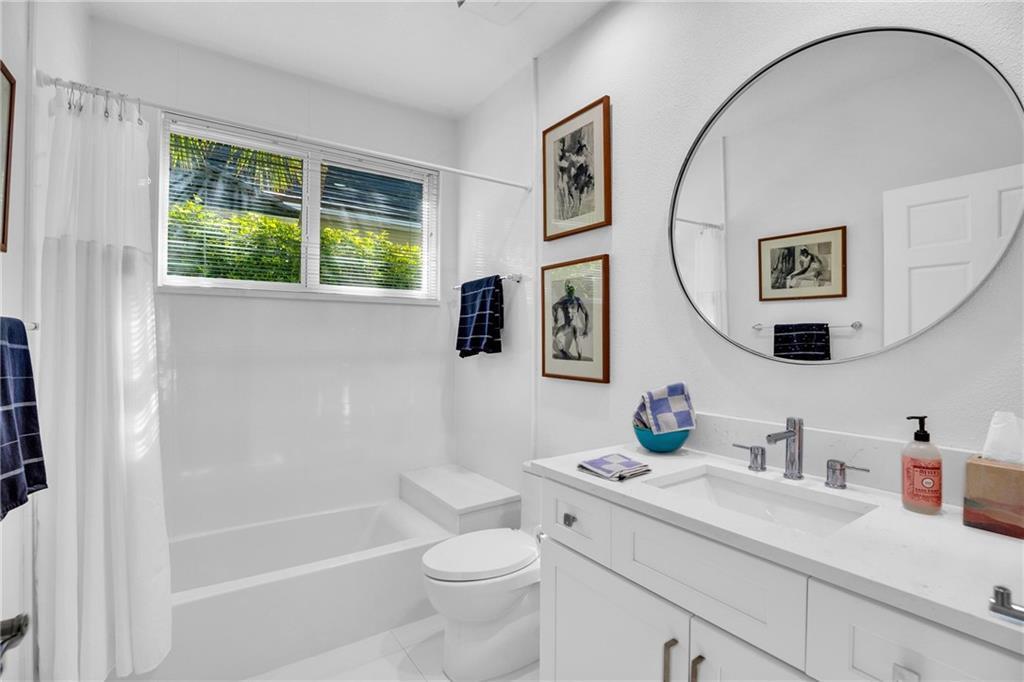 31 S White Jewel Vero Beach, FL 32963