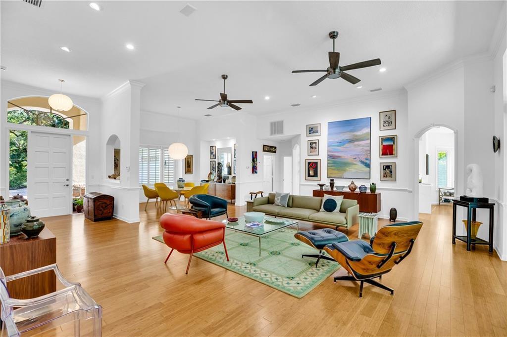 31 S White Jewel Vero Beach, FL 32963