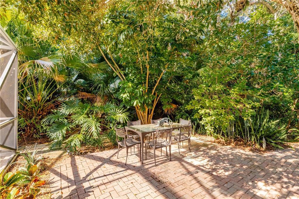 31 S White Jewel Vero Beach, FL 32963