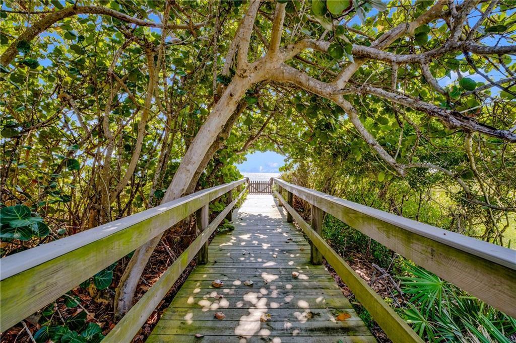 31 S White Jewel Vero Beach, FL 32963