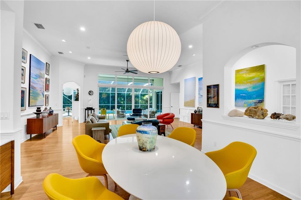 31 S White Jewel Vero Beach, FL 32963
