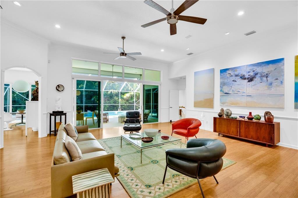31 S White Jewel Vero Beach, FL 32963