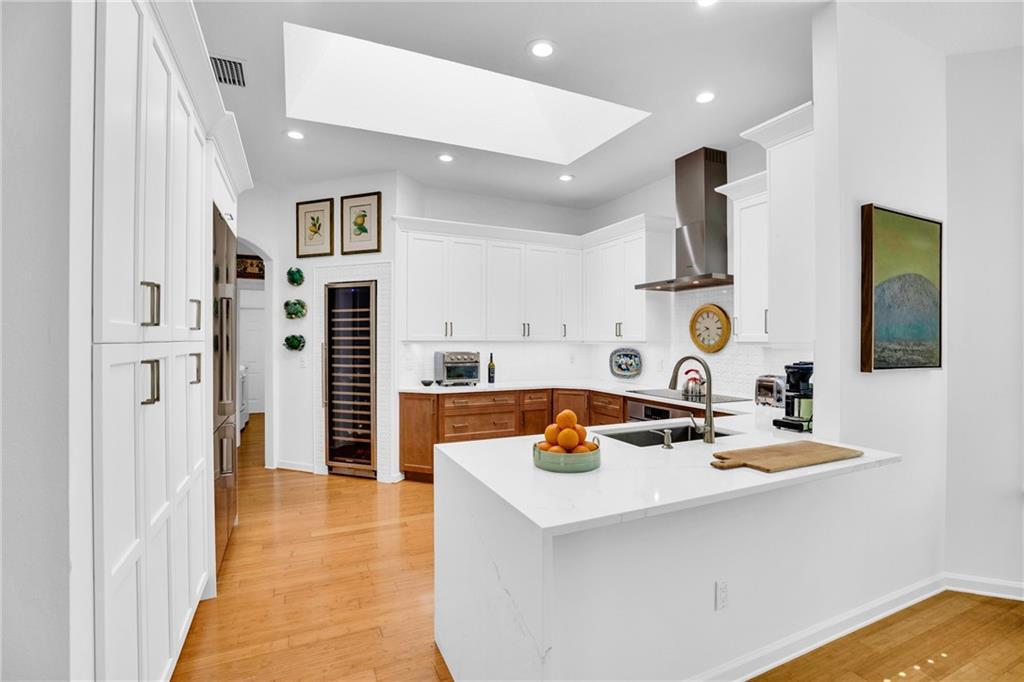 31 S White Jewel Vero Beach, FL 32963