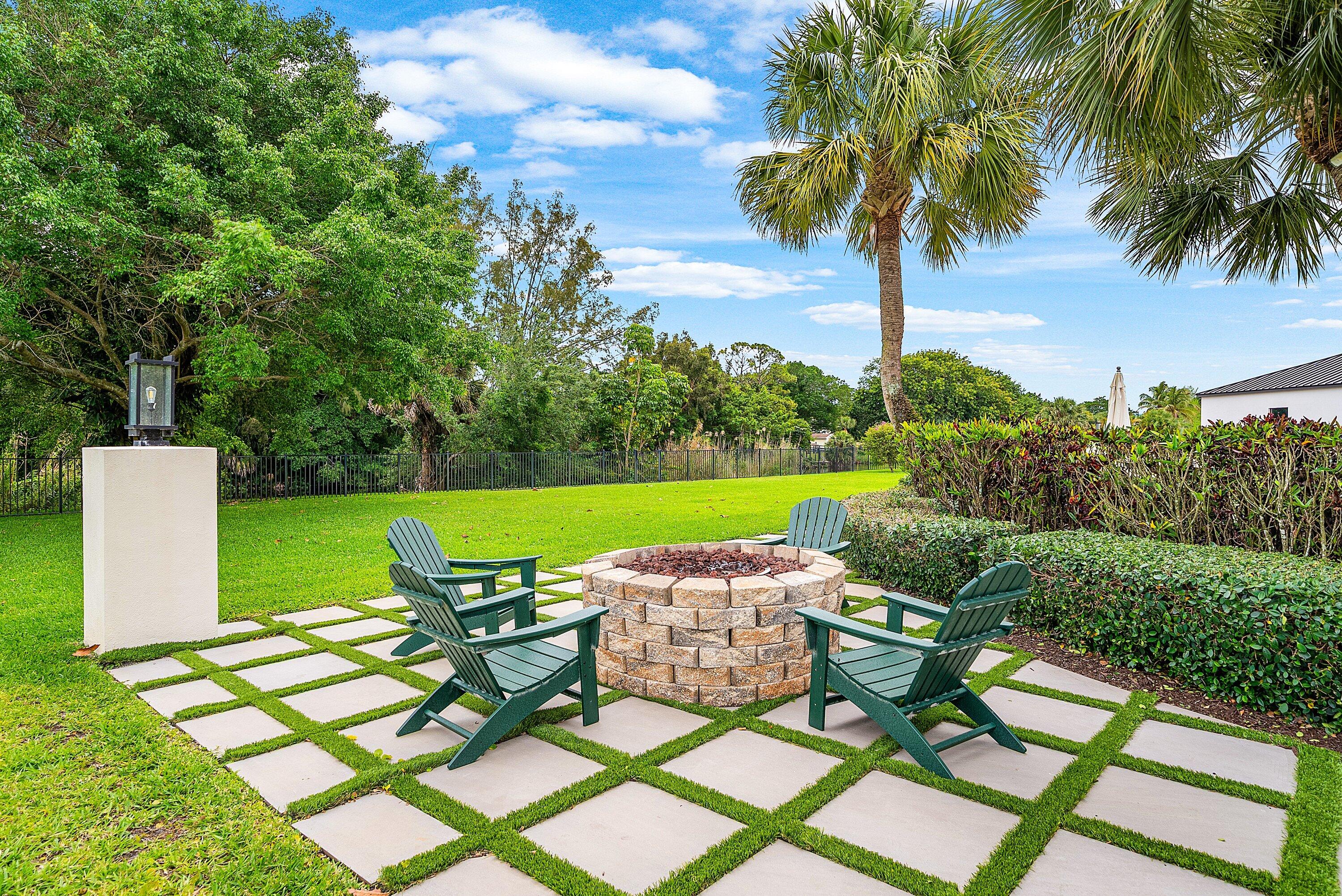 5575 Whirlaway Palm Beach Gardens, FL 33418