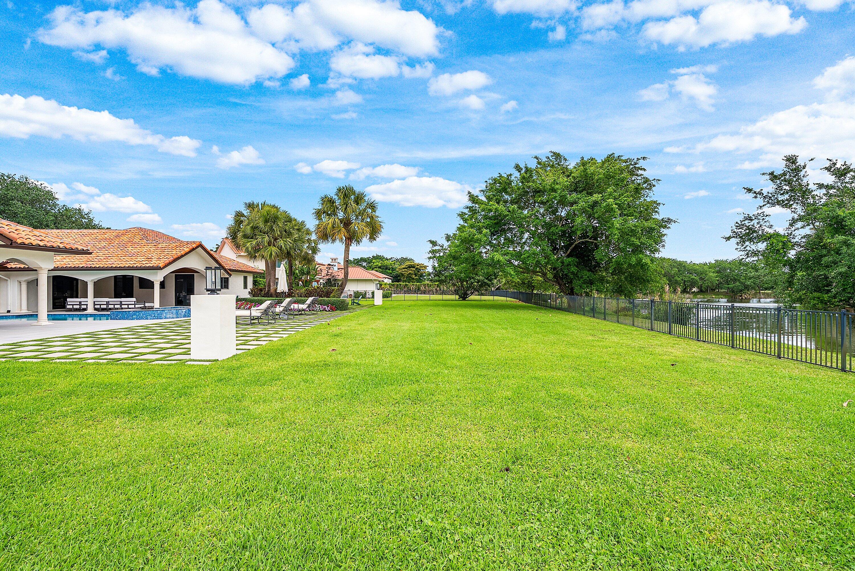 5575 Whirlaway Palm Beach Gardens, FL 33418