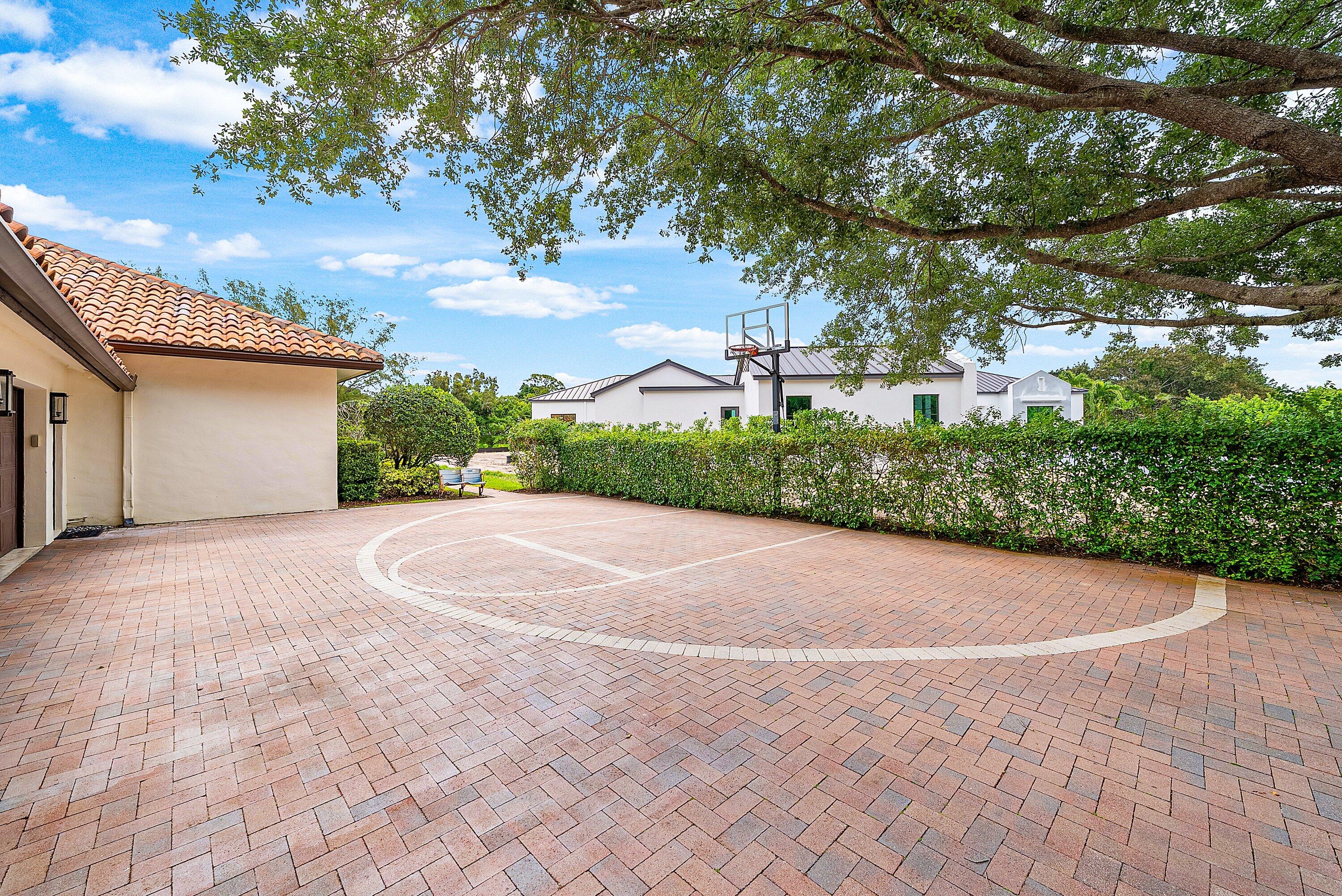 5575 Whirlaway Palm Beach Gardens, FL 33418