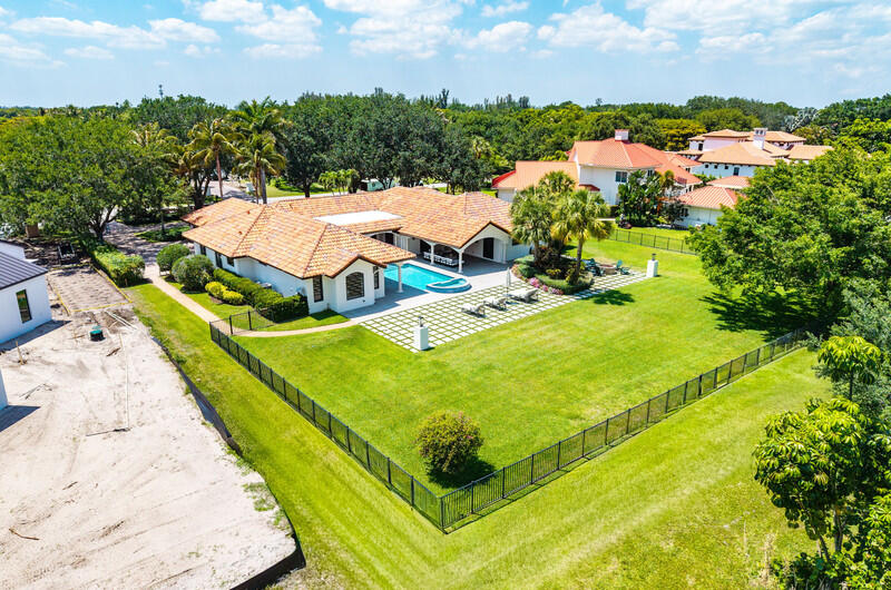 5575 Whirlaway Palm Beach Gardens, FL 33418