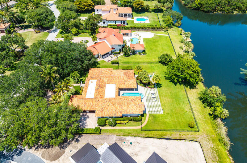 5575 Whirlaway Palm Beach Gardens, FL 33418