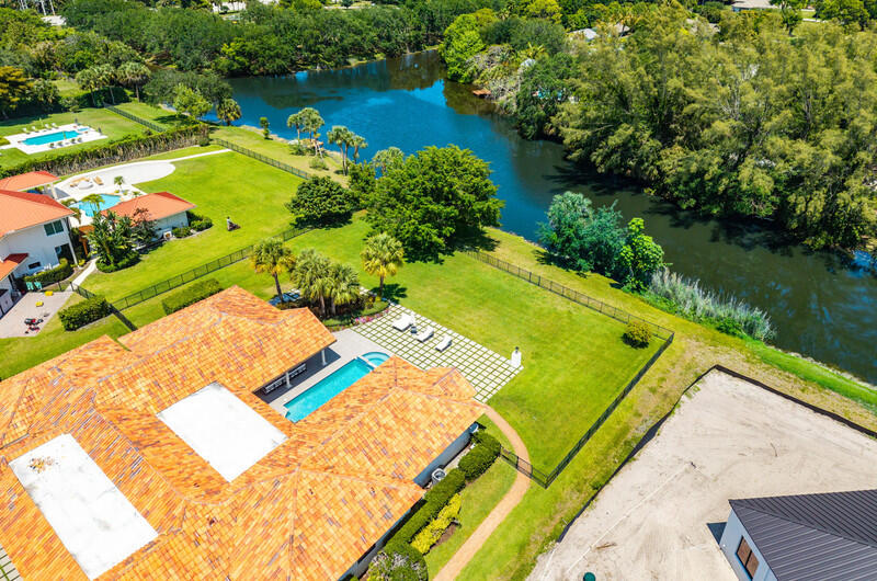 5575 Whirlaway Palm Beach Gardens, FL 33418