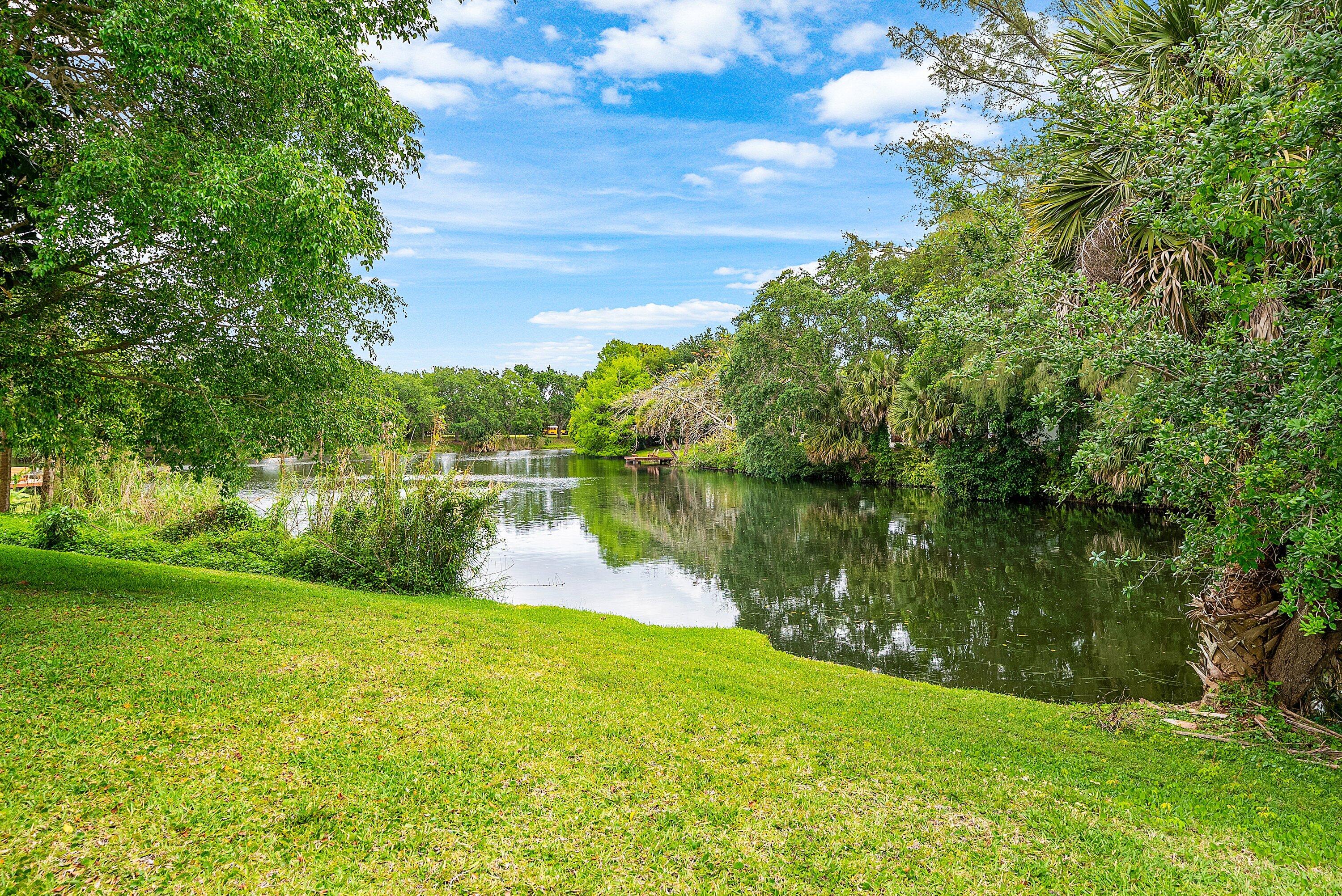 5575 Whirlaway Palm Beach Gardens, FL 33418