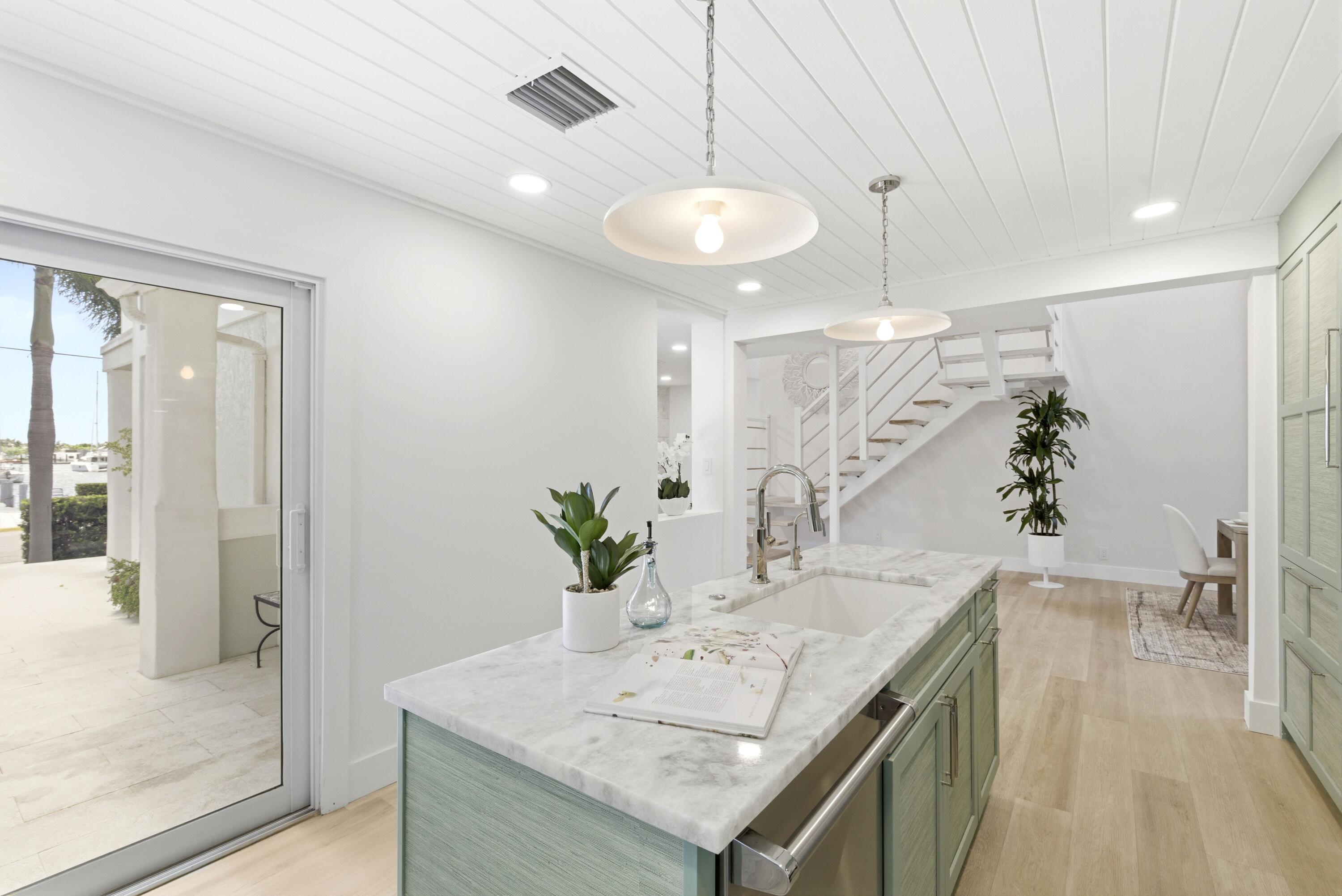 325 Poinciana Fort Lauderdale, FL 33301