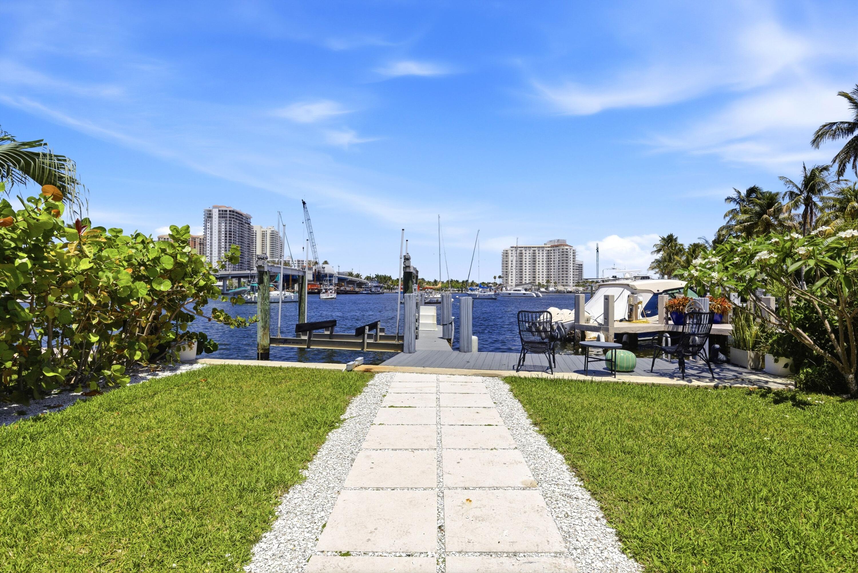 325 Poinciana Fort Lauderdale, FL 33301