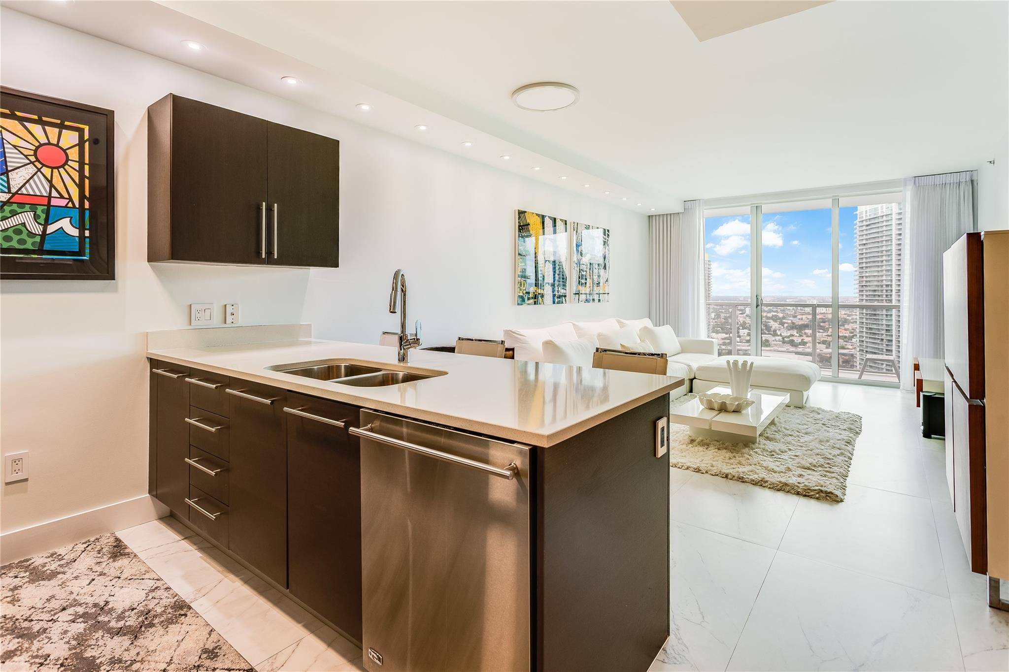 image 500 Brickell West14