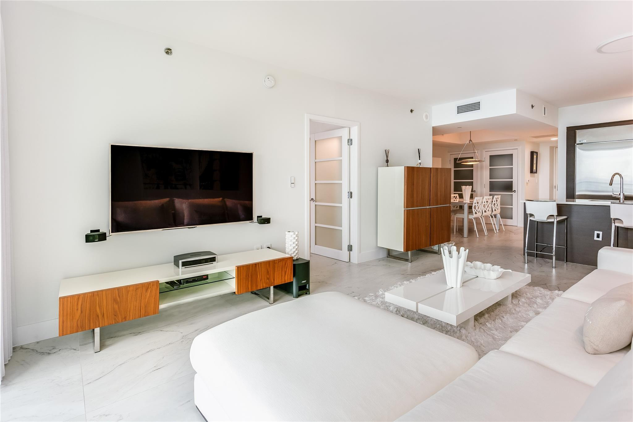 image 500 Brickell West7