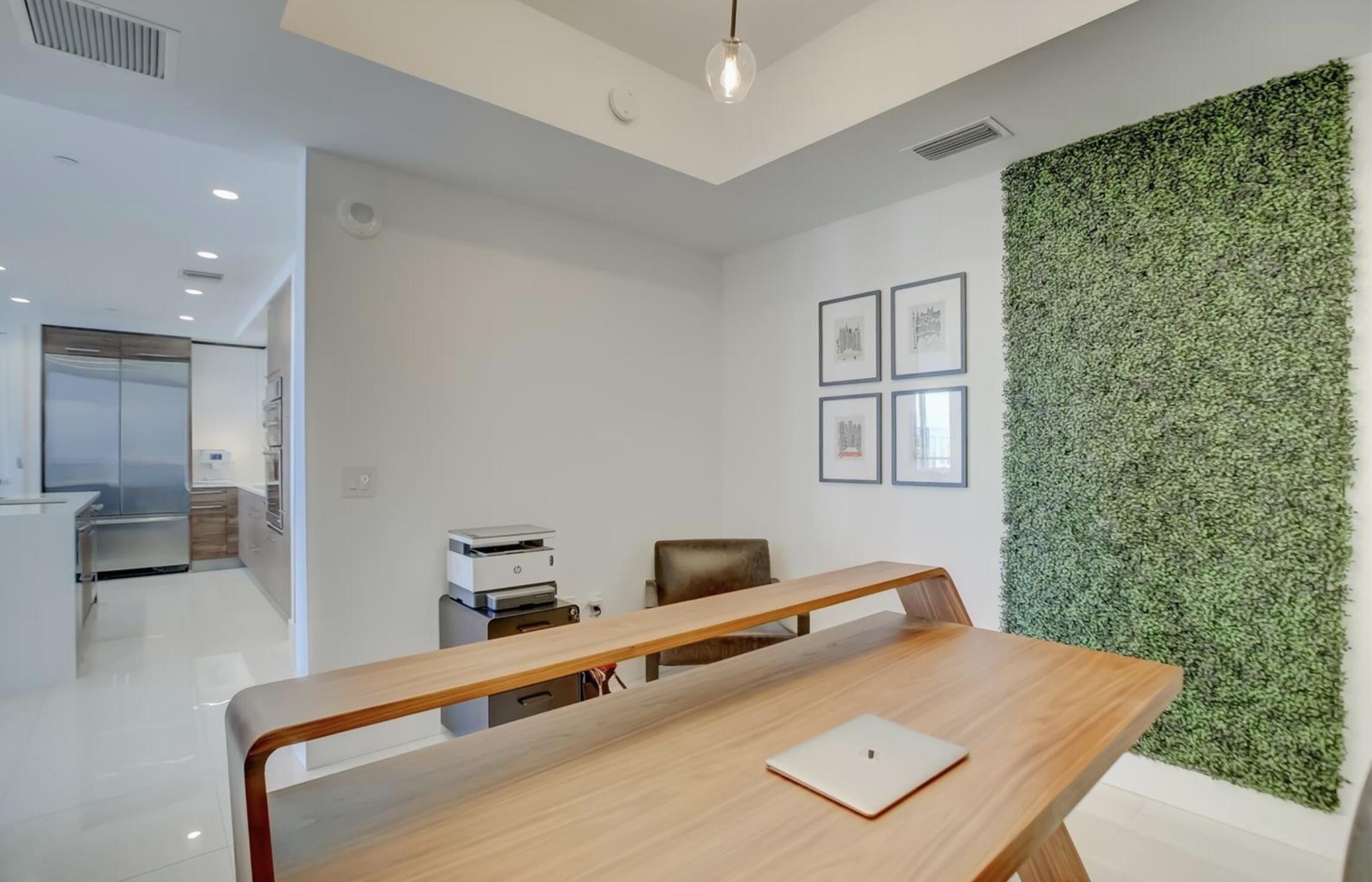100 E Las Olas #2802 Fort Lauderdale, FL 33301