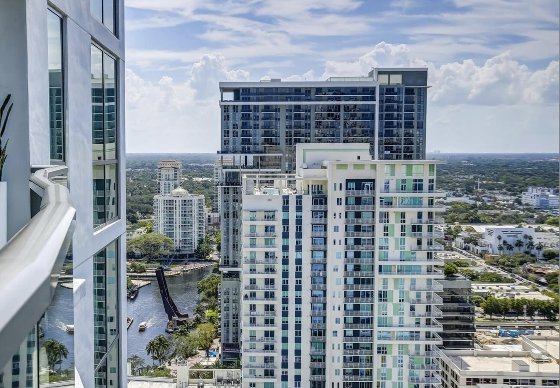100 E Las Olas #2802 Fort Lauderdale, FL 33301