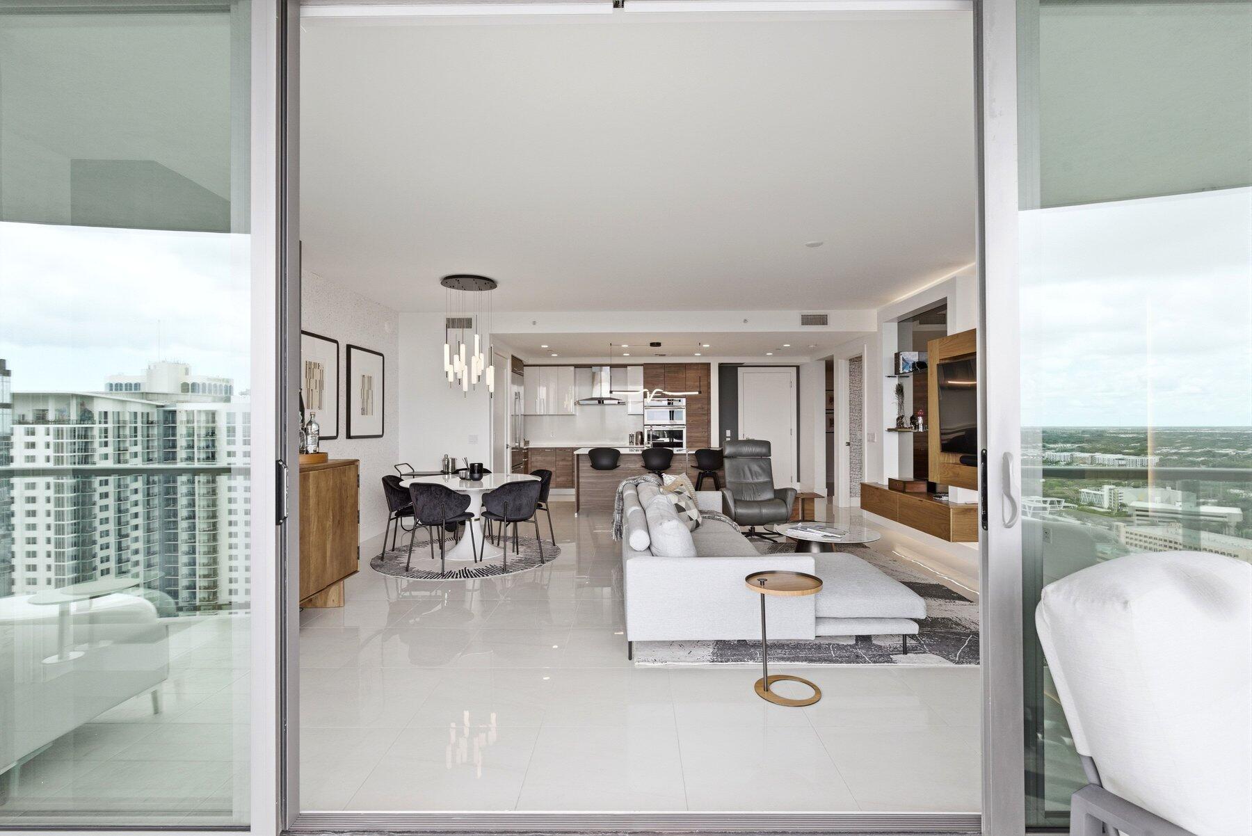 100 E Las Olas #2802 Fort Lauderdale, FL 33301