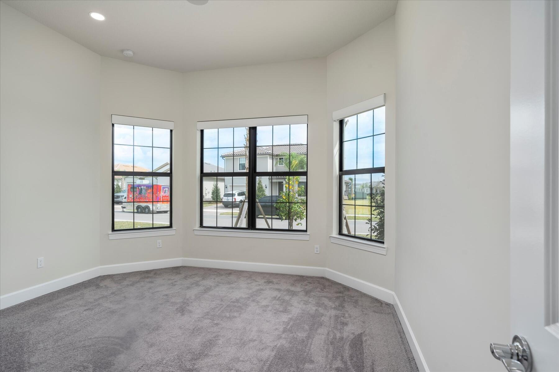 818 SE Courances Port St Lucie, FL 34984