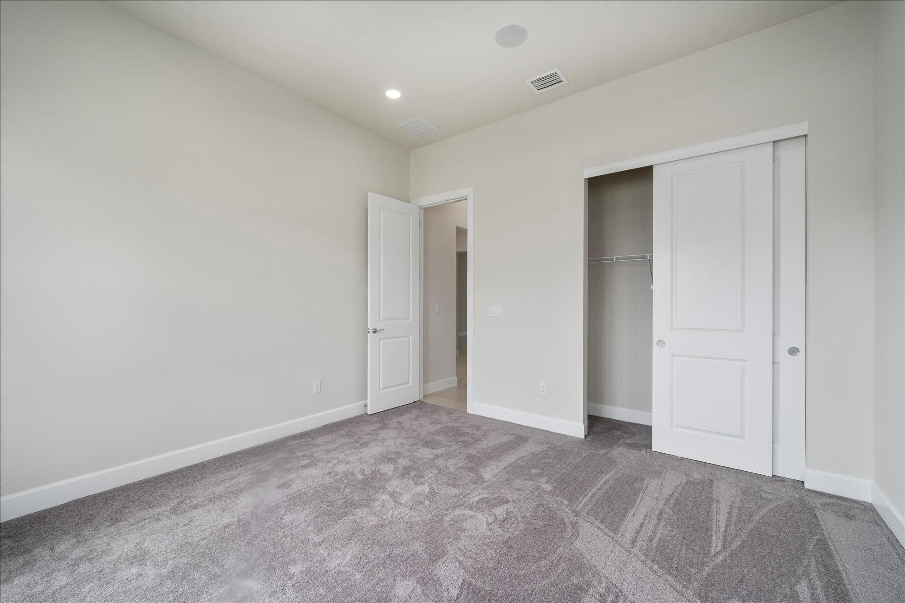 818 SE Courances Port St Lucie, FL 34984