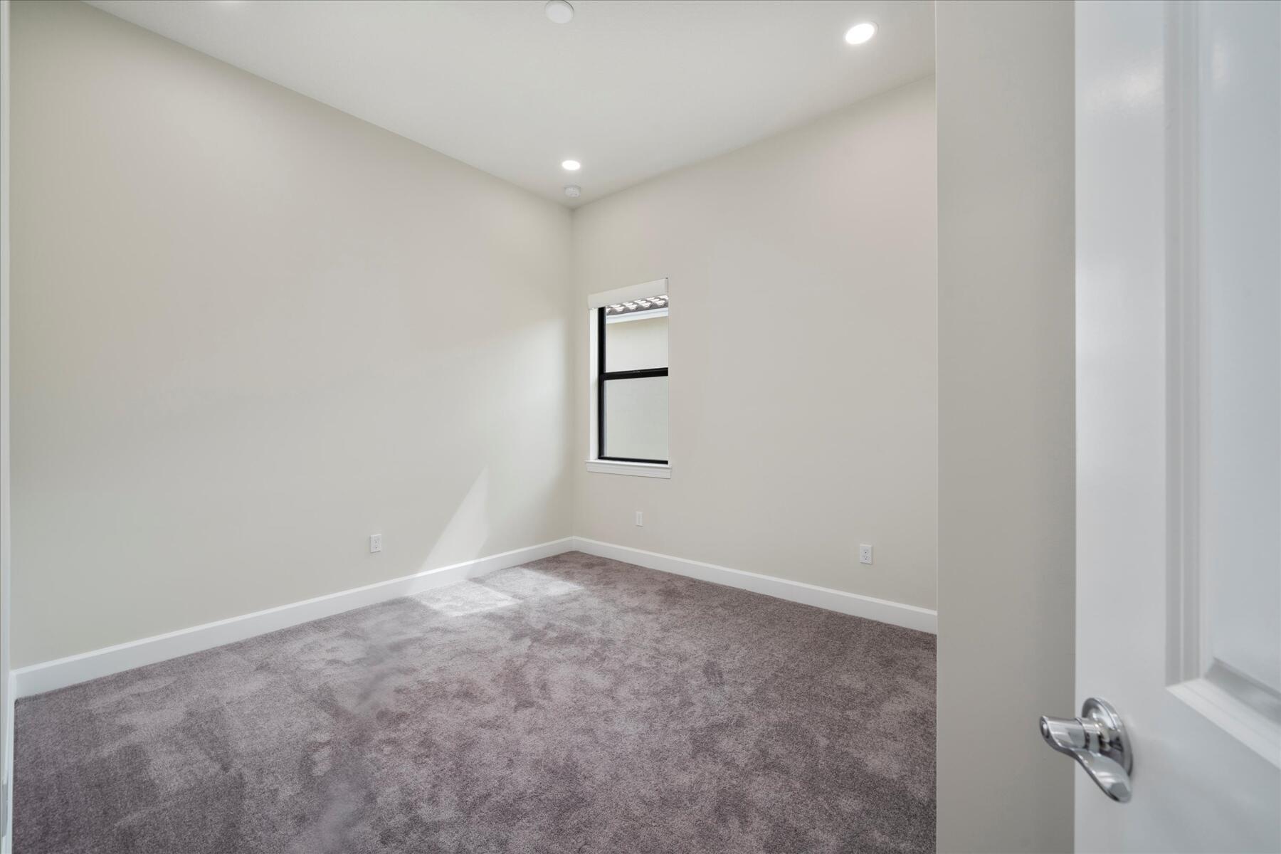 818 SE Courances Port St Lucie, FL 34984