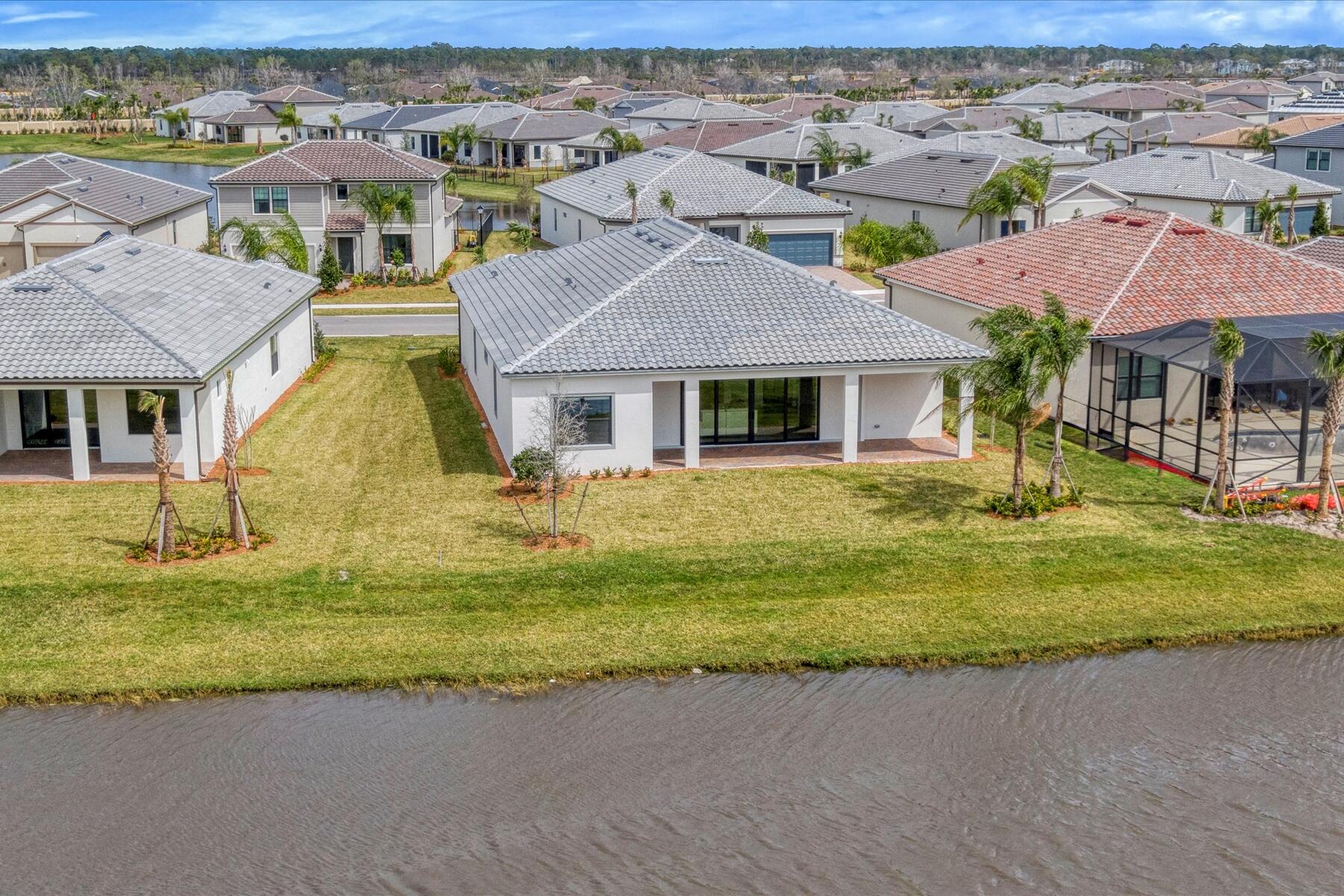 818 SE Courances Port St Lucie, FL 34984