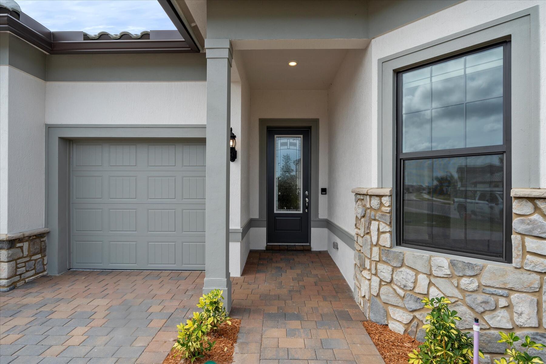 818 SE Courances Port St Lucie, FL 34984