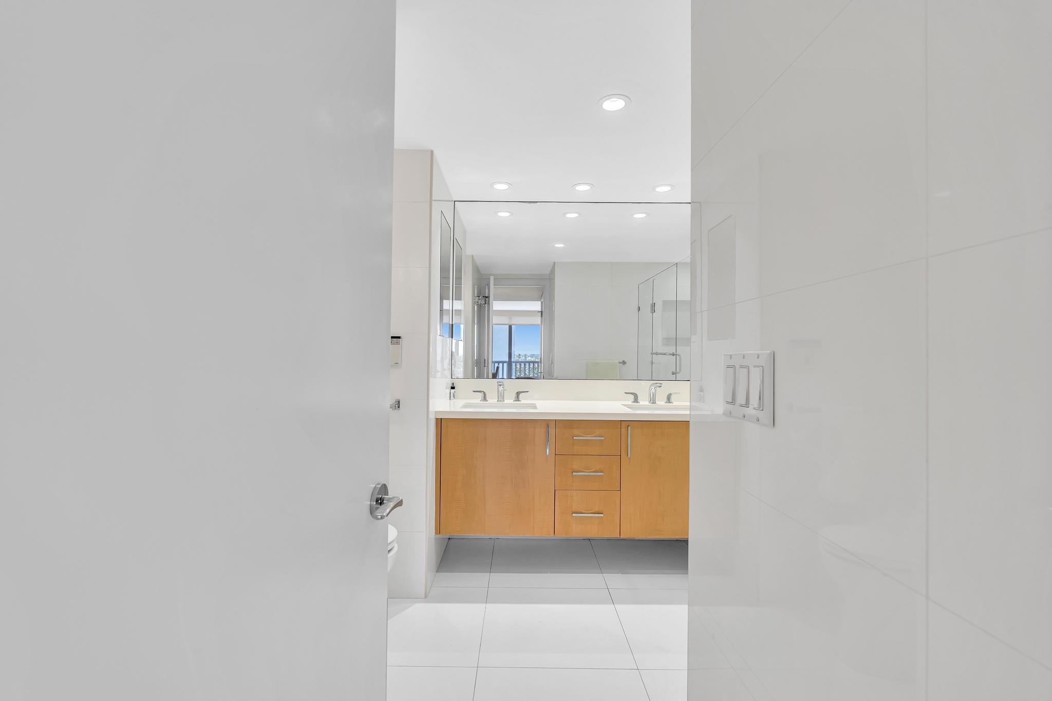 4020 Galt Ocean #703 Fort Lauderdale, FL 33308